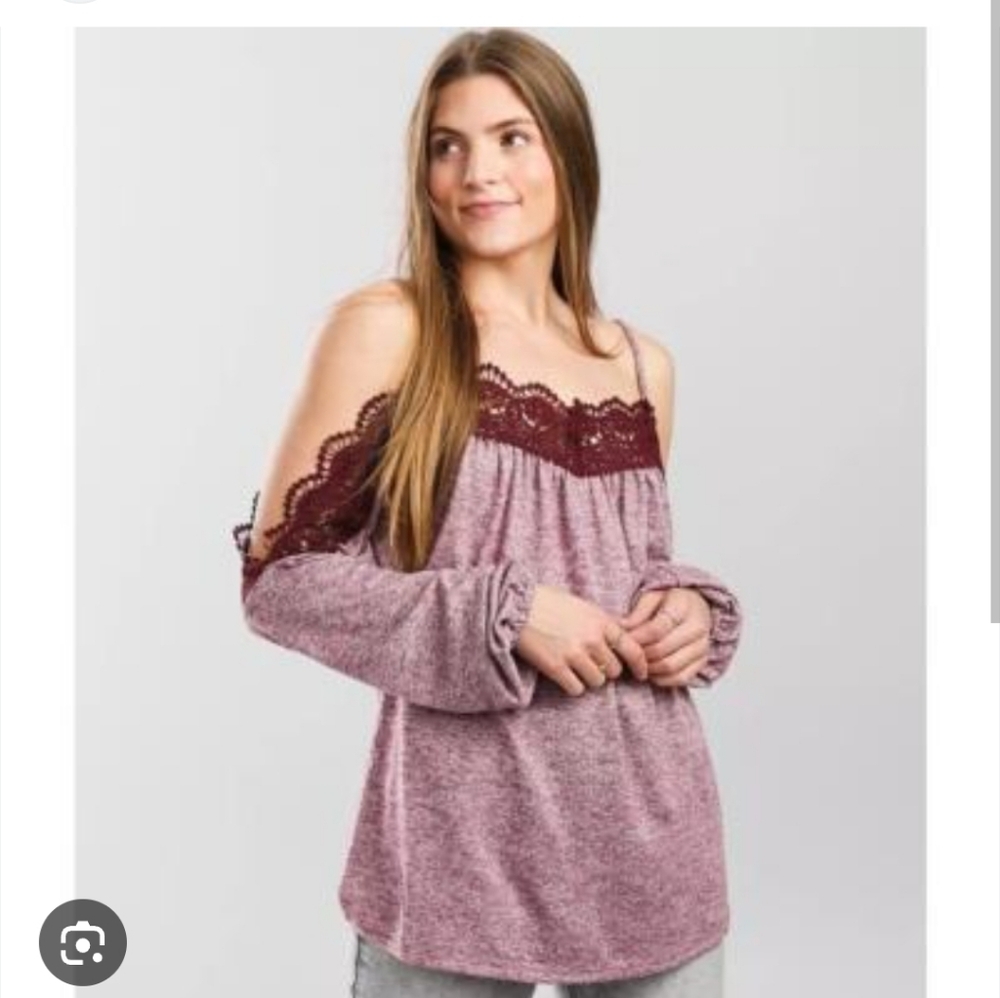 Buckle Daytrip Off Shoulder Top NWT